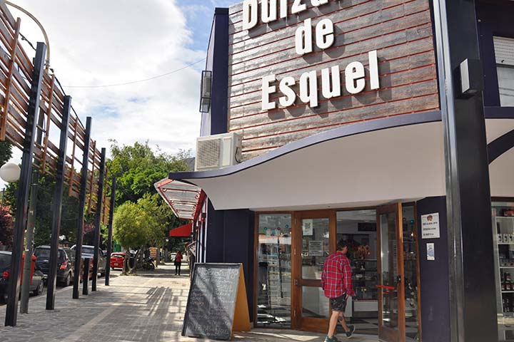 Comercios e Instituciones en Esquel - Trevelin y la Comarca de los Alerces y los Andes
