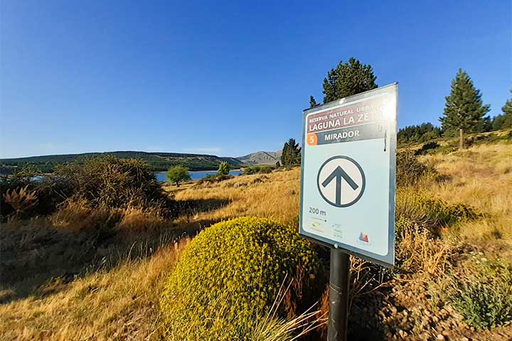 Senderos hacia los miradores - Laguna La Zeta en Esquel - Foto Balero Producciones